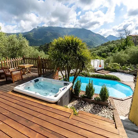 Daniela Камайоре